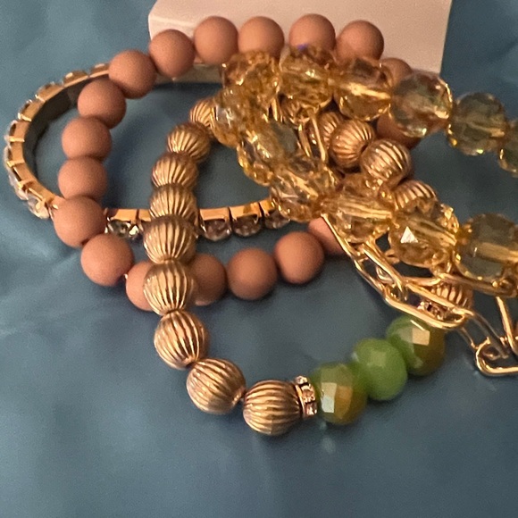 3/$18 Chic Gold and Brown Beaded Bracelet Set Lot 2052 - Picture 4 of 7